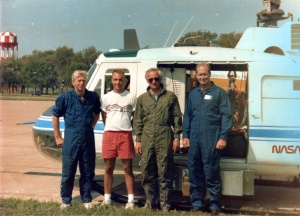 1989 г. Вертолет NASA, на котором была установлена аппаратура &laquo;Гемма 2 &ndash;видео&raquo; в эксперименте FIFE 89 в штате Канзас, США.  Б.И.Беляев с экипажем вертолета